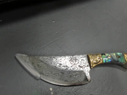 Damascus resin and brass keychain knfie