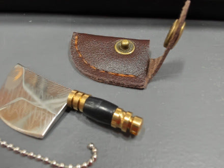 Resin black handle damasicus patterned keychain knife