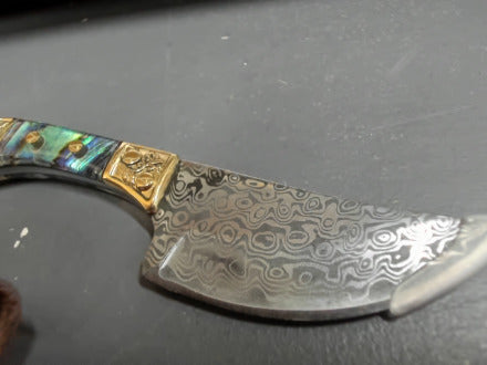 Damascus resin and brass keychain knfie