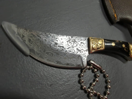 Damascus resin and brass keychain knfie (black)
