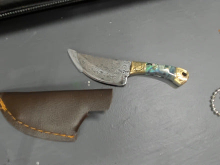 Damascus resin and brass keychain knfie